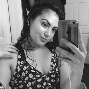 Meet your Posher, Vanessa